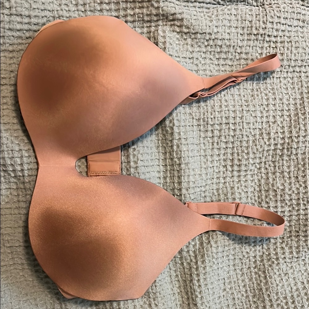 SKIMS Wireless Form T-shirt Demi Bra